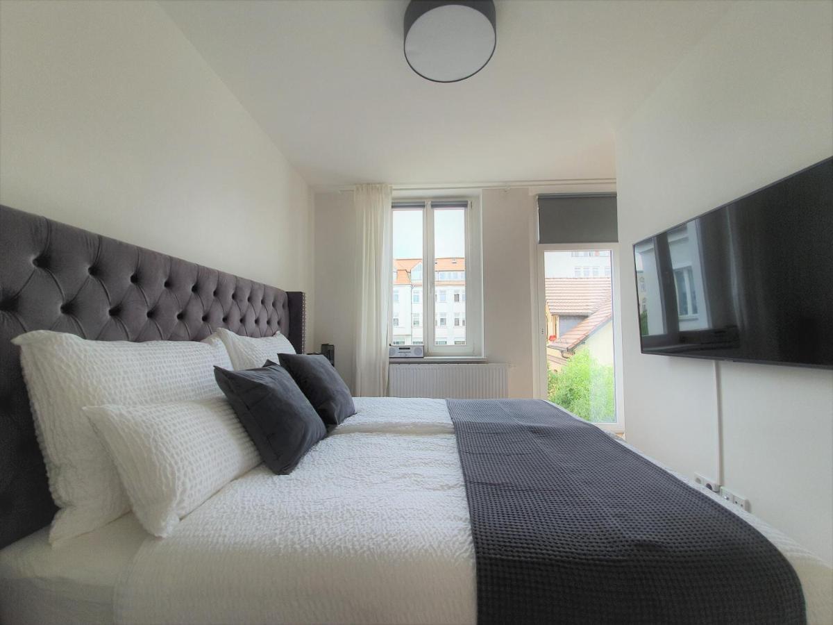 PB Ferienwohnungen - FeWo 4 - Stilvoll eingerichtetes Studio im Herzen Senftenbergs Exterior foto