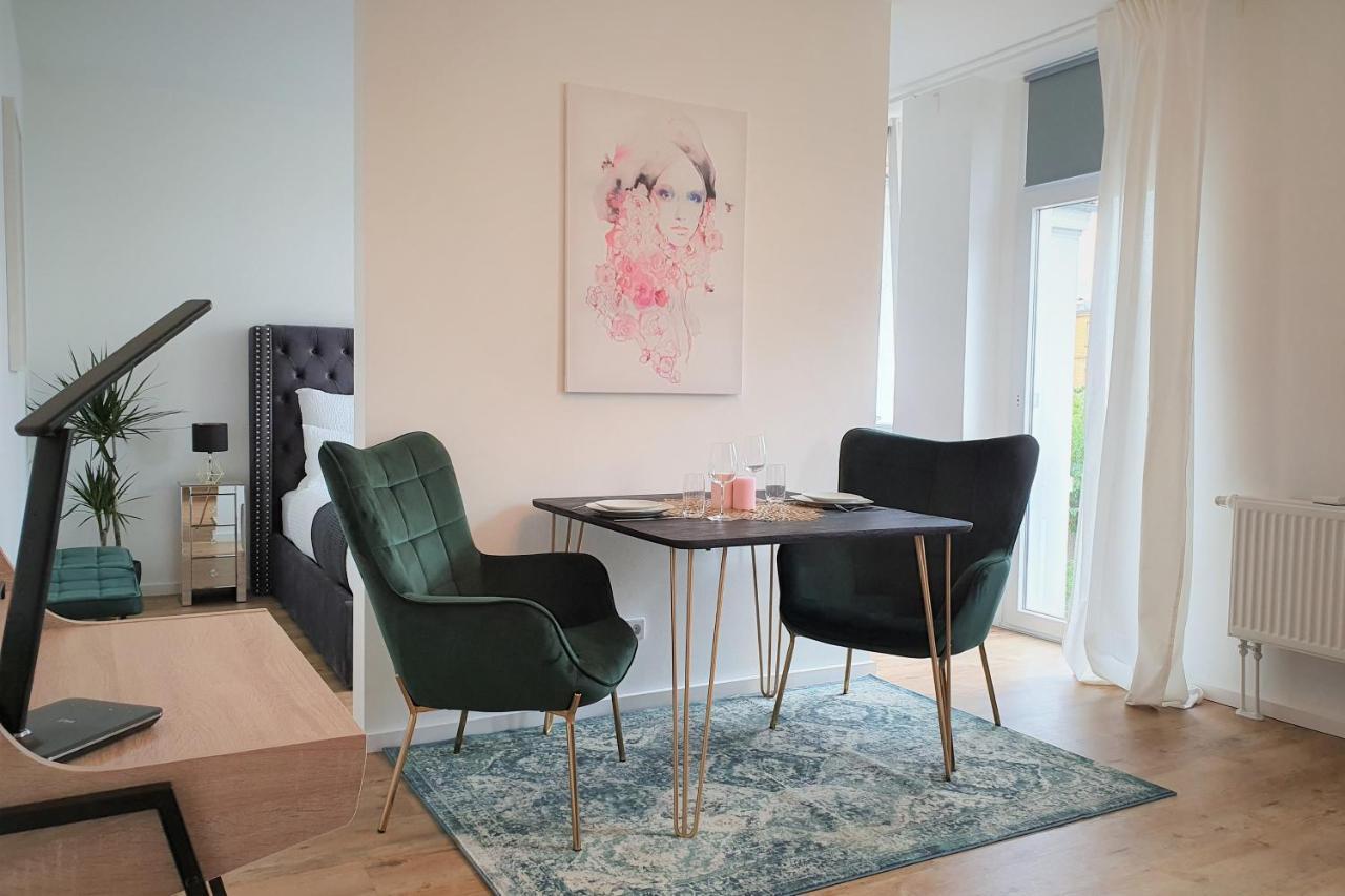 PB Ferienwohnungen - FeWo 4 - Stilvoll eingerichtetes Studio im Herzen Senftenbergs Exterior foto